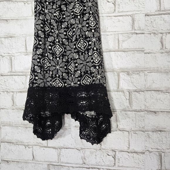 Mossimo Supply Co printed tank - Picture 4 of 11